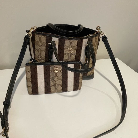 Coach Mollie Tote 25 and Wristlet in Signature Jacquard with Stripes - Picture 12 of 13